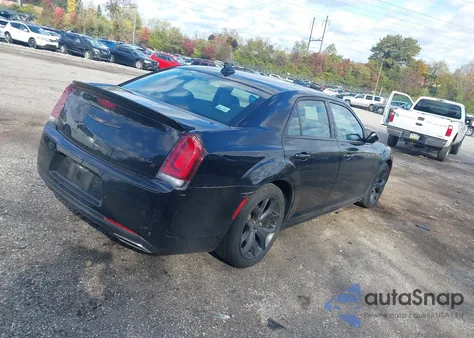 2020 Chrysler 300 300S z USA, uszkodzony, nr VIN 2C3CCABG1LH255491